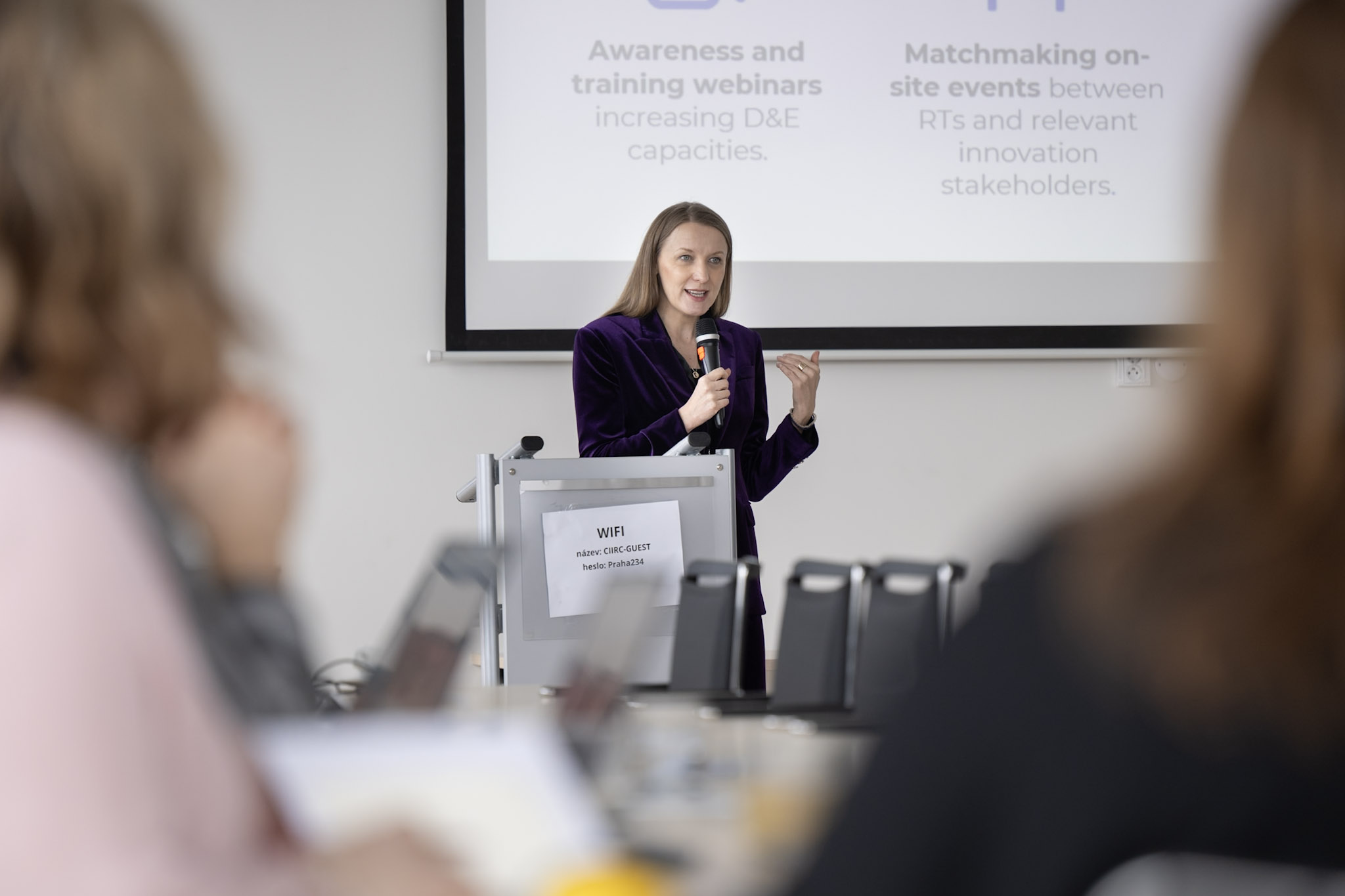 17 widerAdvance Prague 260211 8809